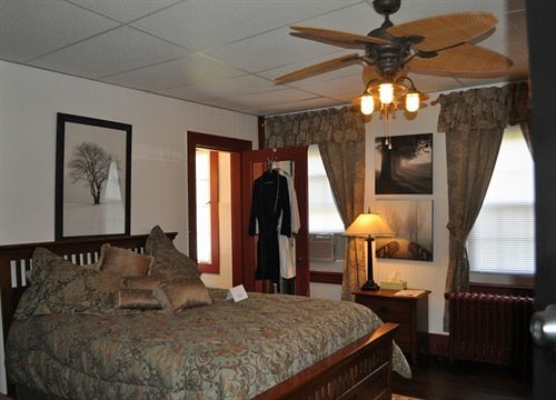 Aspen Manor Resort Wellsburg Екстериор снимка